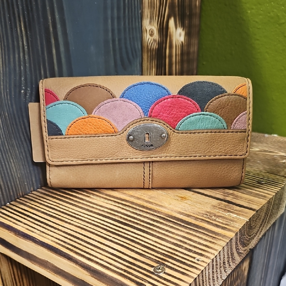 Fossil Y2K Leather Wallet Super Cute 90s Vintage Wallet w Slots for Credit Card